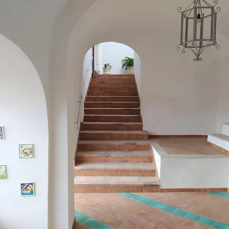 Sea Breeze House Апартаменти *